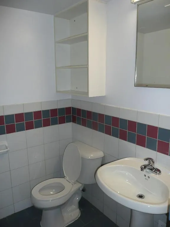 Neill Wycik Hotel 0*, Toronto